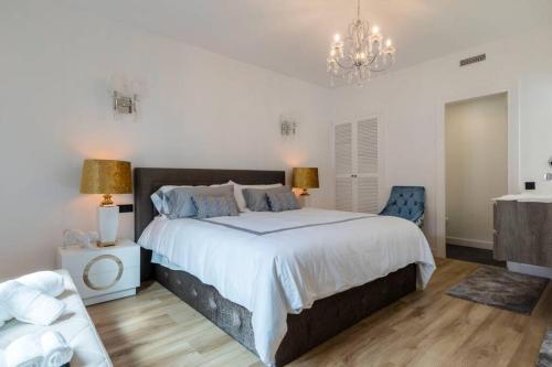 1 Puerto Banus second line, luxury apartement