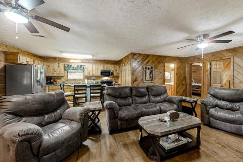 Bear Crossing Cabin on English Mountain