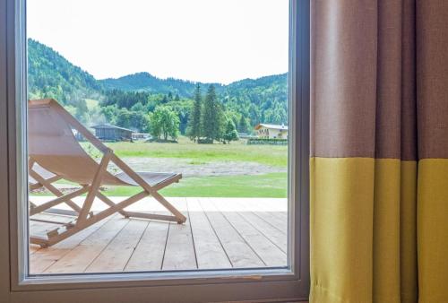 Nespecifikovaný výhled na hory nebo výhled na hory při pohledu z hotelu