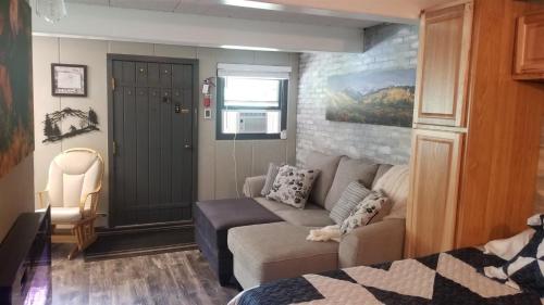 E5 Condo – Photos 5