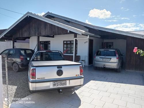 Casa com piscina próx Beto Carrero