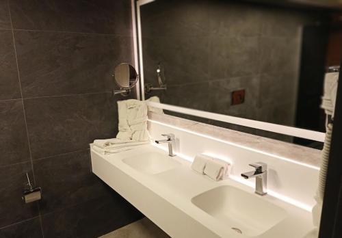 Ένα μπάνιο στο Days Hotel by Wyndham Ankara Cankaya