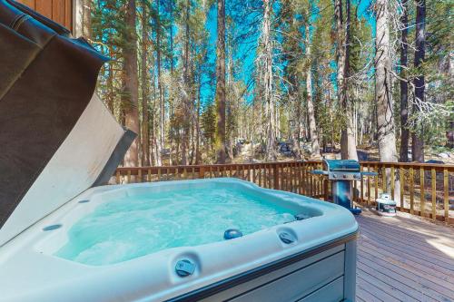 Rustic Mountain Retreat – Photos 4