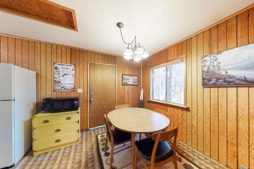 Rustic Mountain Retreat – Photos 5
