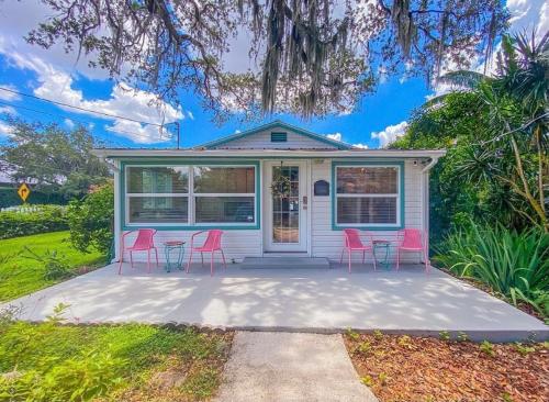 Charming 1935 Florida Cottage overlooking Lake Tulane