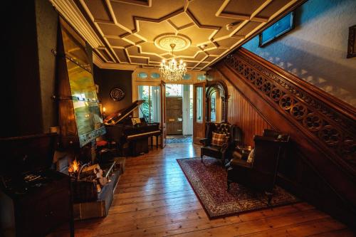 West Layton Manor – Photos 3