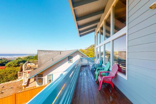 Lofty Pelican – Photos 2
