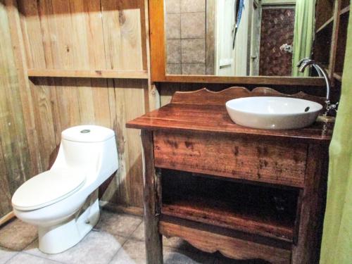 Ванная комната в Hotel Kangaroo y Restaurante