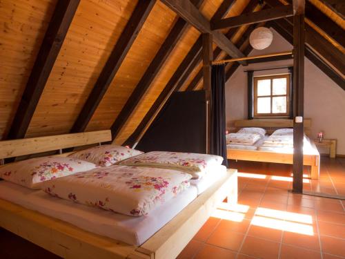 Ένα ή περισσότερα κρεβάτια σε δωμάτιο στο Hohle Kirche