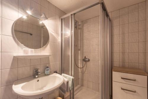 Bilik mandi di Ferienwohnung Grauer