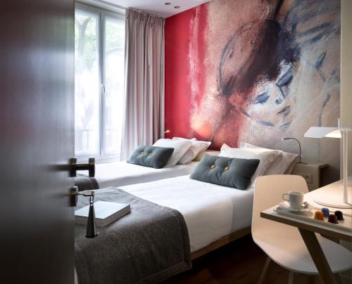 Gallery image of Hotel Max in Paris