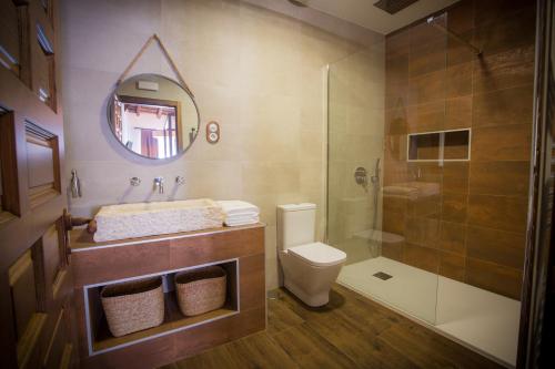 Un baño de Los Tinajones