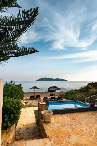 Gallery image of Beachfront Elena Villa with mini pool and spa in Vasilikos