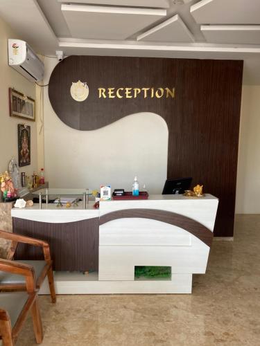 Vstupní hala nebo recepce v ubytování Hotel Sangeeth Palace