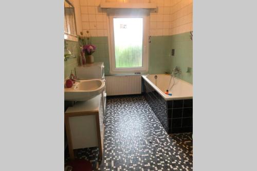 Ein Badezimmer in der Unterkunft Ahmed Al-Hamadani