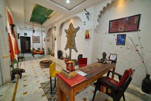 Coin salon dans l'établissement Bhim Kothi