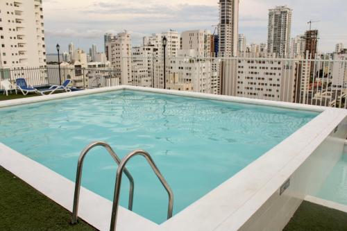 Πισίνα στο ή κοντά στο Apartamento Edificio Portofino 701