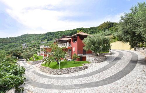 Zdjęcie z galerii obiektu Villa Rosaria con spa e piscina interna w mieście Gioiosa Marea