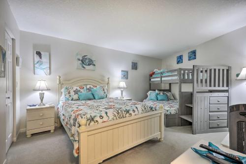 Postel nebo postele na pokoji v ubytování St Augustine Condo with Direct Ocean Access!