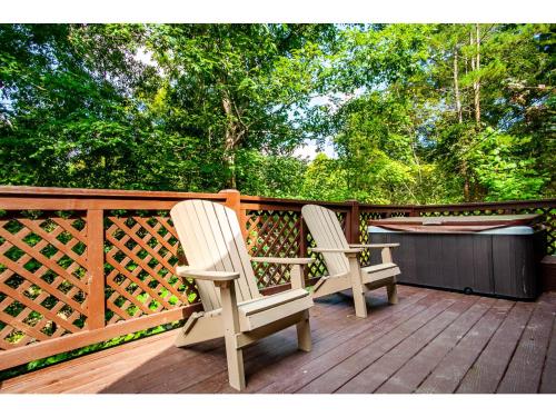 Cabin in the Woods w/ Hot Tub photo 39
