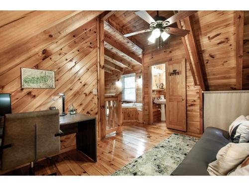 Cabin in the Woods w/ Hot Tub photo 30