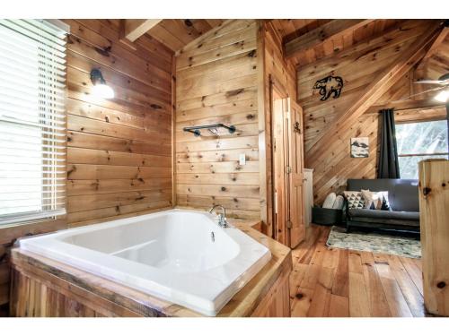 Cabin in the Woods w/ Hot Tub photo 36