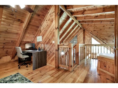 Cabin in the Woods w/ Hot Tub photo 32