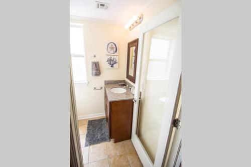 Uptown 23rd District Cozy 1BDR Walkable80 & Fast WiFi