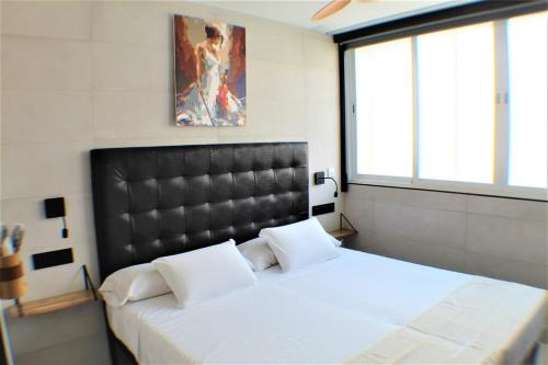 Posteľ alebo postele v izbe v ubytovaní Beach Levante Premium apartment