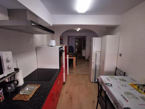Η κουζίνα ή μικρή κουζίνα στο Apartamento GIJON LOS CAMPOS