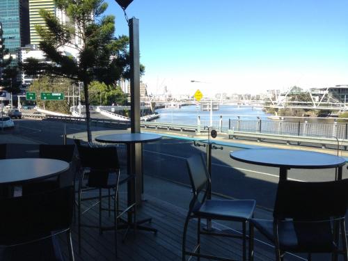 Restaurant ou autre lieu de restauration dans l'établissement Park Regis North Quay