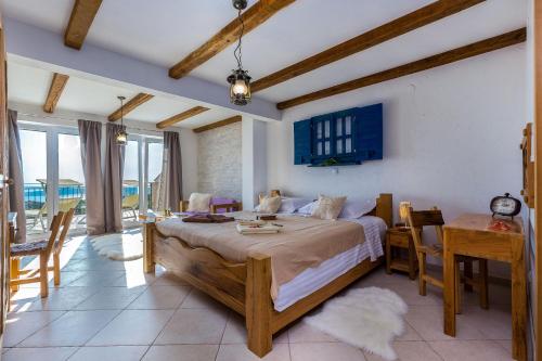 Postel nebo postele na pokoji v ubytování Lucija House - Lika Senj county
