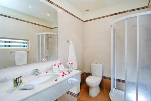 Ένα μπάνιο στο Istron Collection Villa near the sea