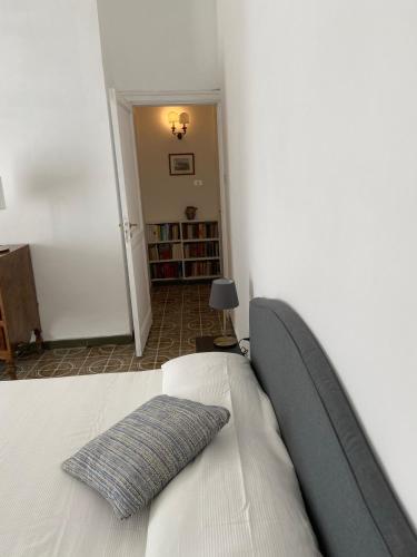 Rooms in San Domenico Maggiore 3