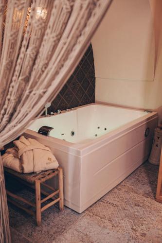 Imagen de la galería de Amira 1899 Luxury Suite, en Galatina