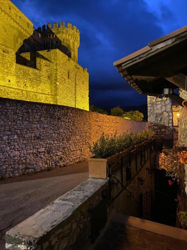 Fotografie z fotogalerie ubytování "Le pietre silenti" antica dimora del 1300' v destinaci Nerola