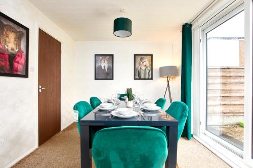 The Stunning Emerald House of Manchester - Garden