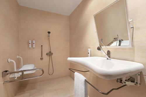 Ramada by Wyndham Valencia Almussafes, Almussafes ...