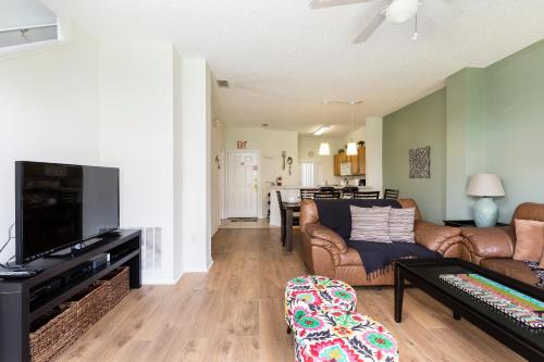 Family Getaway Townhome at Lake Berkley 15min to Disney photo 7