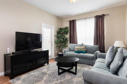 3Br 2Bath Condo Balcony 5min Conv Center 1388ft photo 19