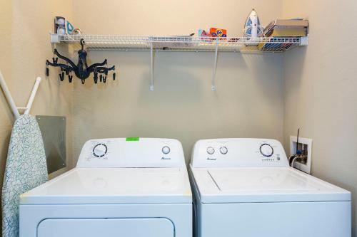 3Br 2Bath Condo Balcony 5min Conv Center 1388ft photo 22