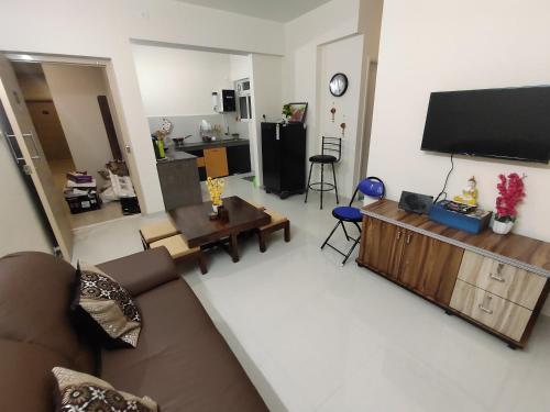 TV o dispositivi per l'intrattenimento presso TATA Rio De Goa - Resort style apt,6 KM from Airport