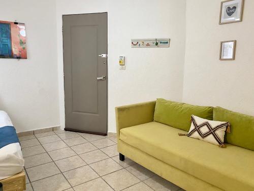 Un lugar para sentarse en Coco Suites by Andiani Travel