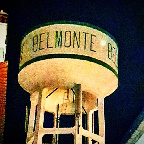 a building with a bell mince sign on top of it at Casa Dr. Saba in Belmonte