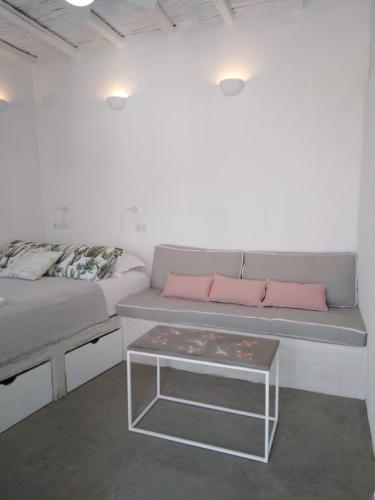 Gallery image of Serifos Sugar Cubes in Serifos Chora