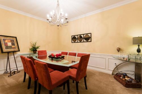 3Br 2Bath Condo Balcony 5min Conv Center 2087ft photo 15