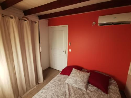Postel nebo postele na pokoji v ubytování Charmant T3 climatisé Piscine privée