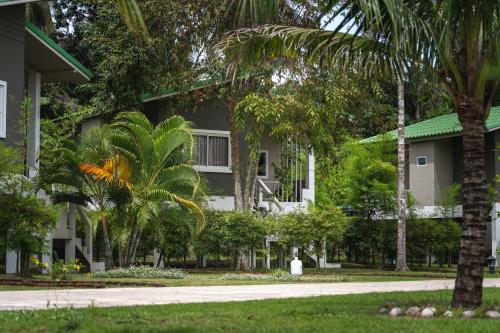 Zahrada ubytování Wanpratheep Village Kohphangan