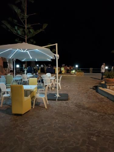 Fotografie z fotogalerie ubytování Hotel La Playa Blanca v destinaci Santo Stefano di Camastra