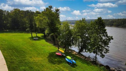 River Retreat #15 – Photos 3